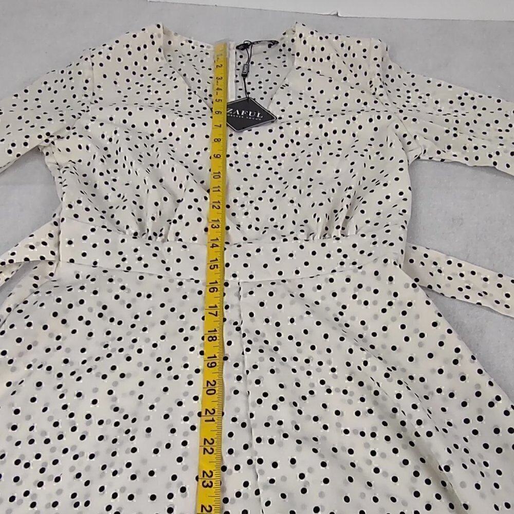 Zaful Black & White Spotted Belted Peplum Ruffle Bottom Romper Size 4 NWT - Picture 7 of 13